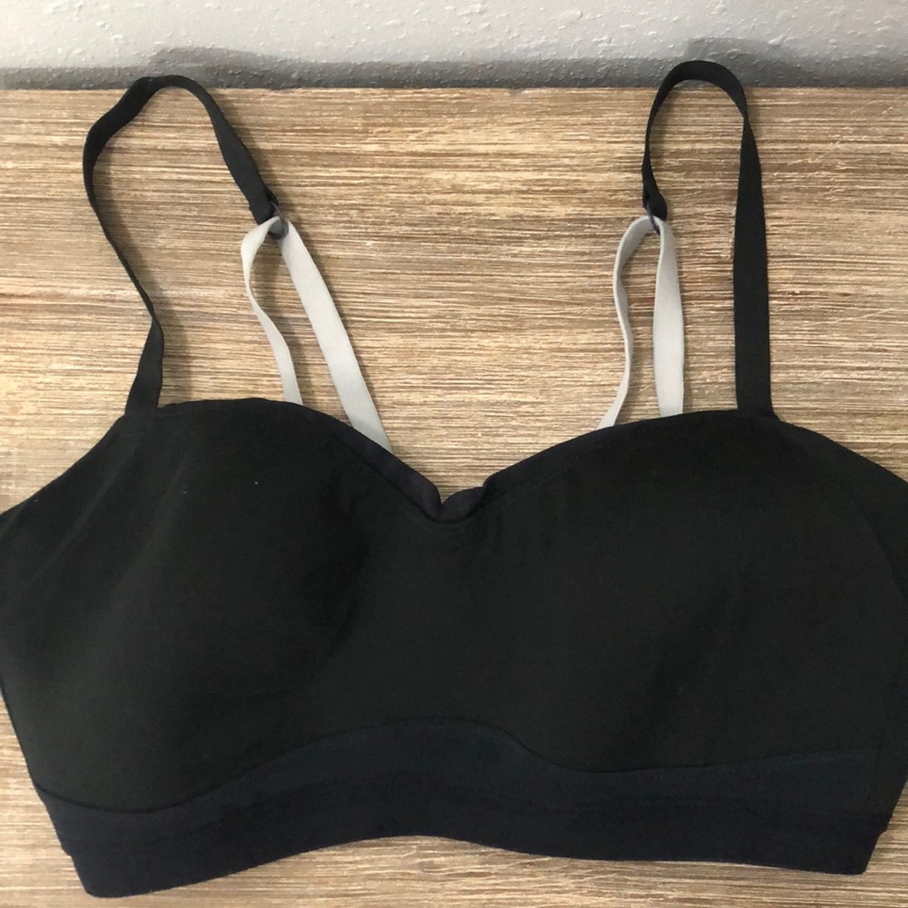 Brooks clasp back sports bra